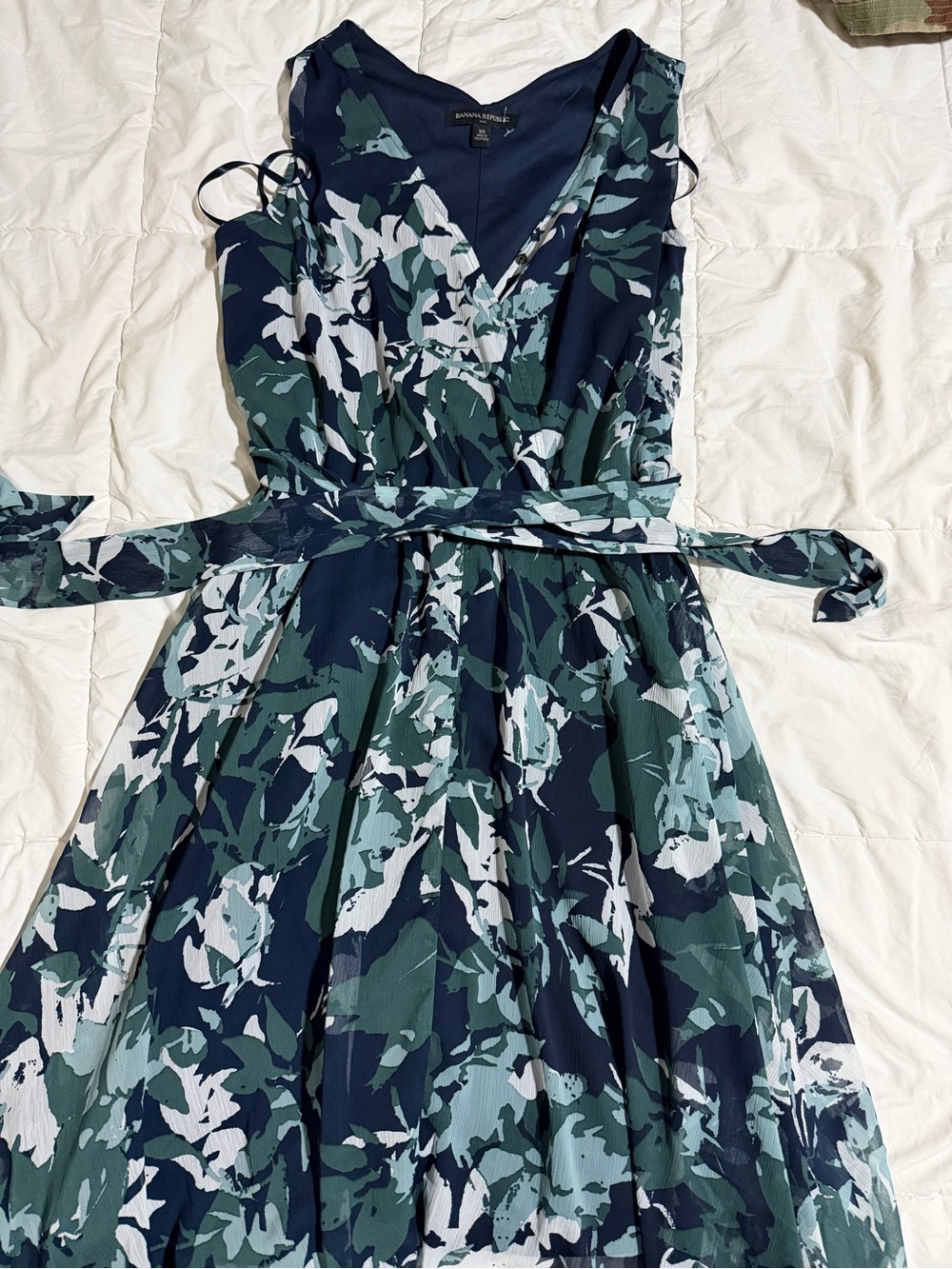 Banana Republic Navy & Green Floral V-Neck Sleeveless Dress